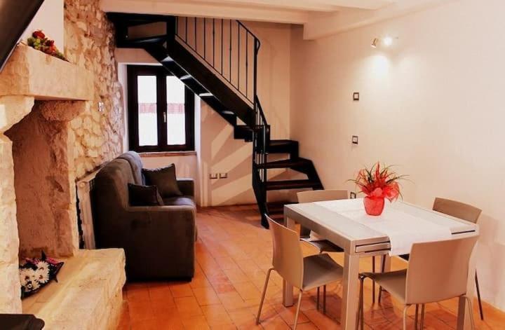 Casa Vacanze L'Arco Di Fondarca Cagli Exteriör bild